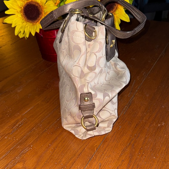 Coach Silver and Gray Signature Shoulder Bag - Picture 5 of 6